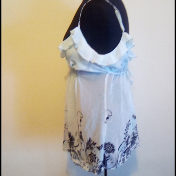 Ambrielle Top - Picture 4 of 5